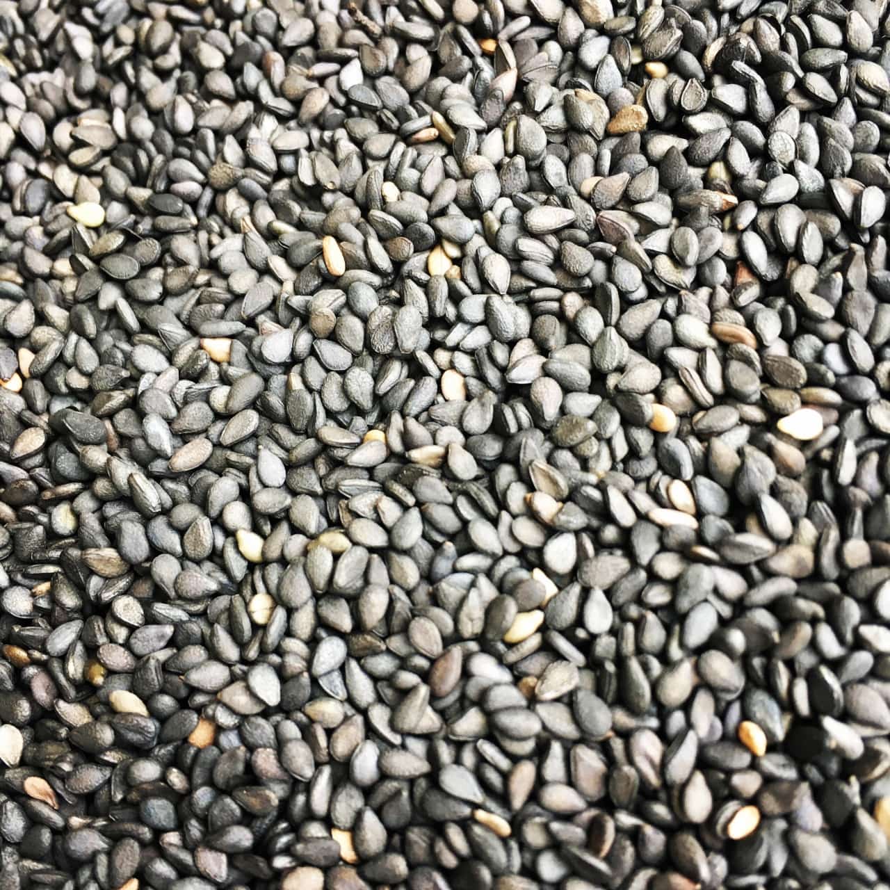 Magok és Aszalványok - Nigella mag - rendelj a Menő-jövő webáruházból